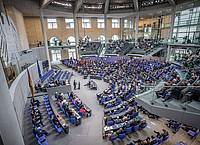 Parlamentarier debattieren im Bundestag. Es gibt einen Trend:  immer mehr «Denglisch», also das Mischen von deutscher und englischer Sprache.